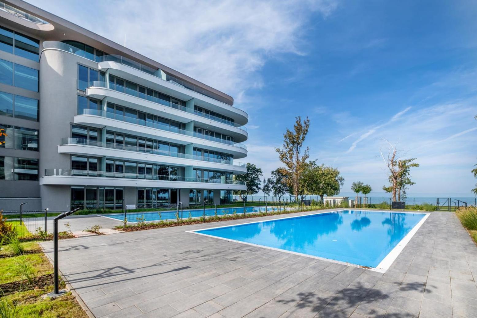 Myflat Wave Luxury 44 Suite Siófok Exterior foto